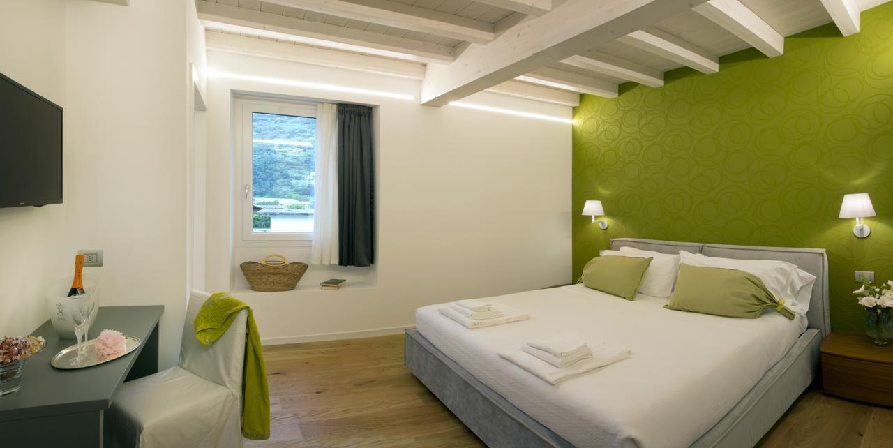 Bed and Breakfast Manzoni 124 Bed&Relax à Esine Extérieur photo